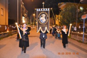 La confraternita femminile alla processione