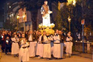 La statua di San Giuseppe in processione per le strade di Civita castellana