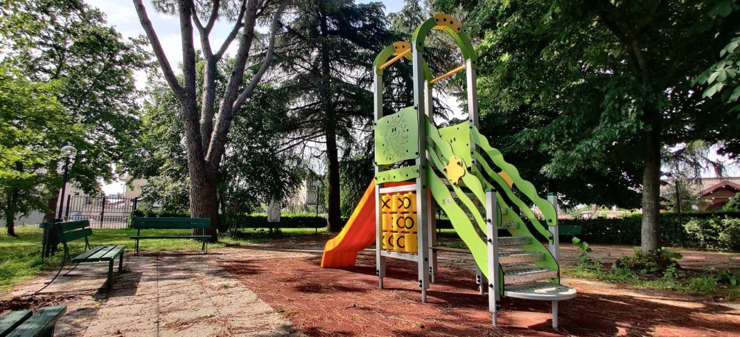 il-nostro-nuovo-campo-giochi-04-featured Il nuovo scivolo del campo giochi della parrocchia di San Giuseppe operaio