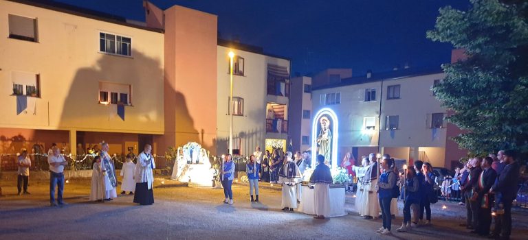 Processione a chiusura del mese mariano 2022